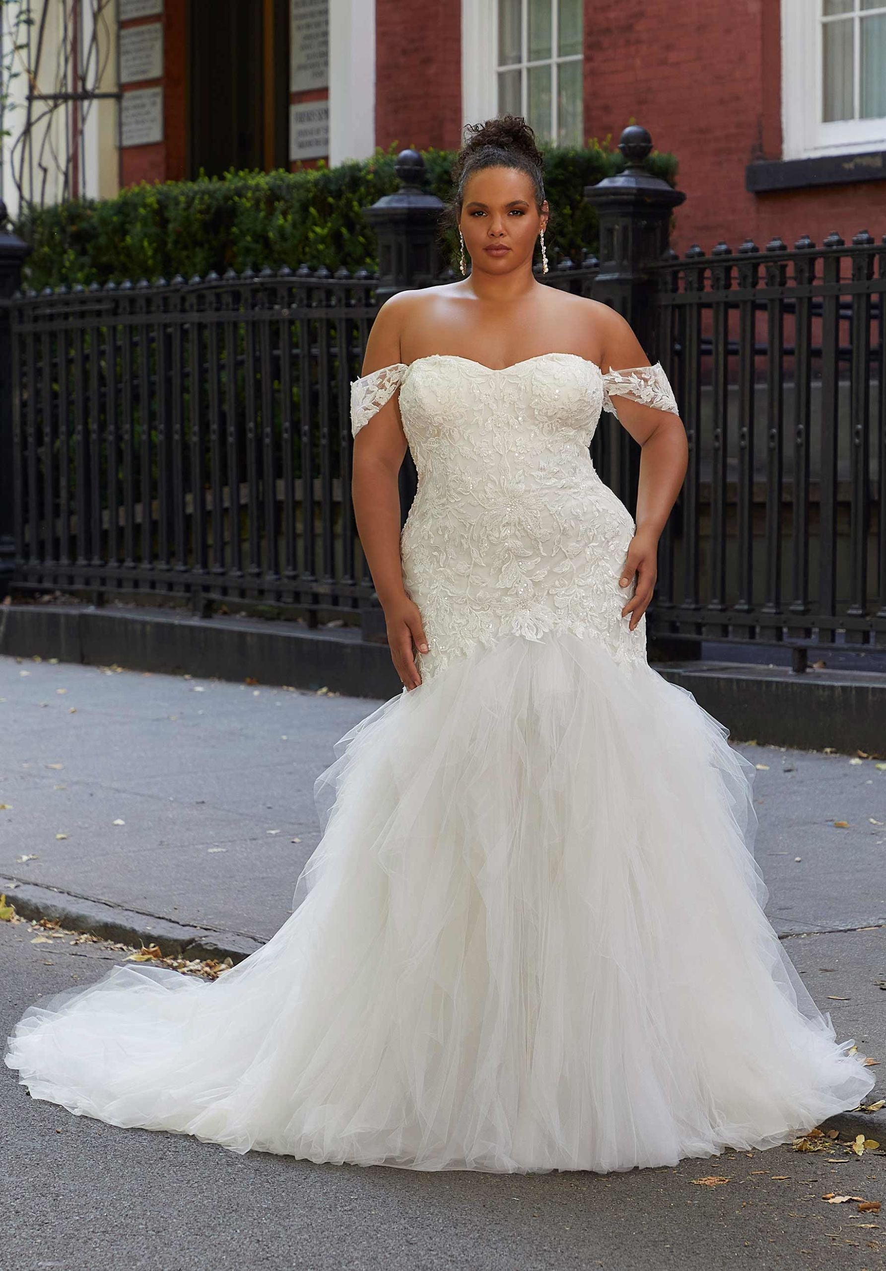 Hillary Wedding Dress Amore Gowns product_img_3380_feature_img-scaled