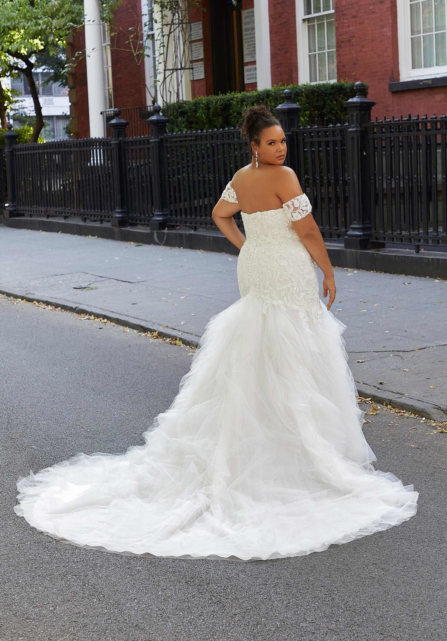 Hillary Wedding Dress Amore Gowns product_img_3380_gallery_img_3-scaled